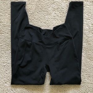 Alphalete cross body black leggings size M